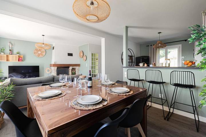 Location de vacances pour 6 personnes, avec terrasse et vue, adapté aux familles à Chonas-l'Amballan - 4