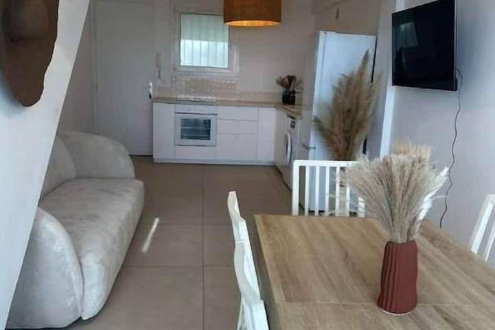 Location de vacances pour 8 personnes, avec balcon, animaux acceptés à Giens