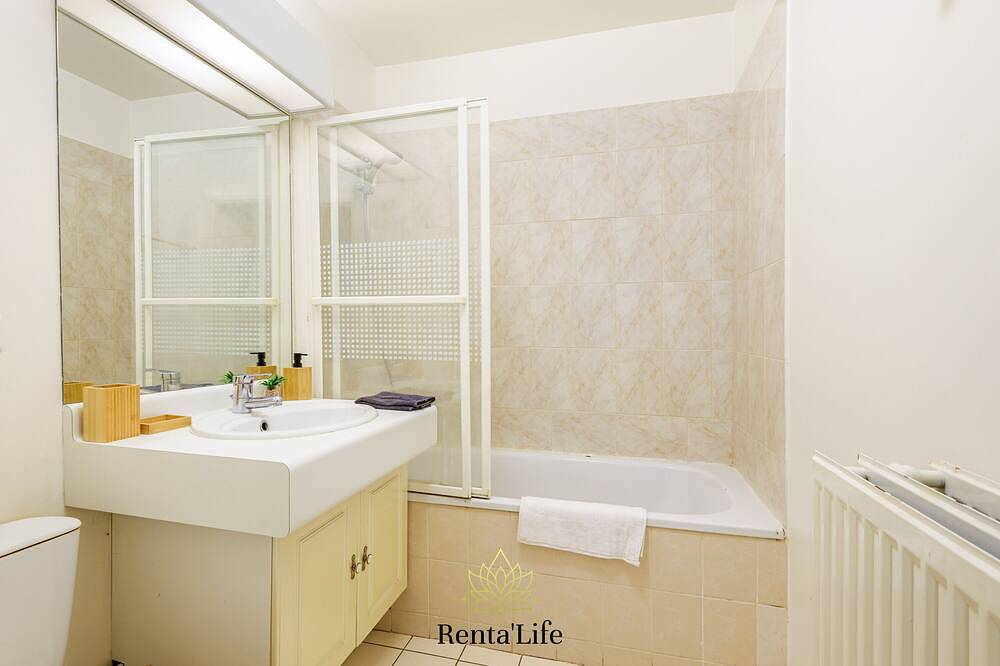 Entire apartment, Buxengeorgiens Giroust - T2- 10min to Disneyland in Bussy-Saint-Georges, Seine-et-Marne