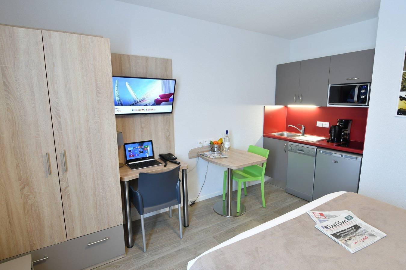Entire studio, Appart-Hôtel Bordeaux Bassins À Flot in Bordeaux, Bordeaux region