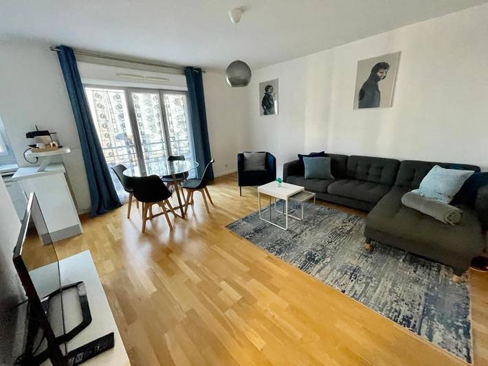 Gîte pour 4 personnes, avec terrasse et vue dans Gare De Massy - Palaiseau