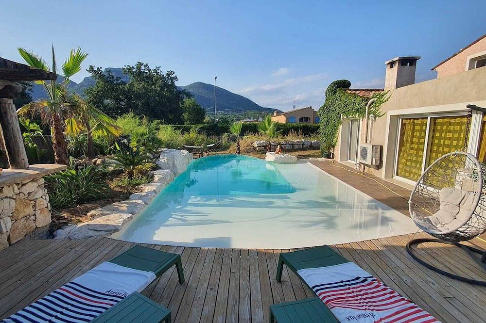 A tropical getaway in a private villa near the sea and Nice on the French Riviera! in La Gaude, Mittelmeerküste (Frankreich)