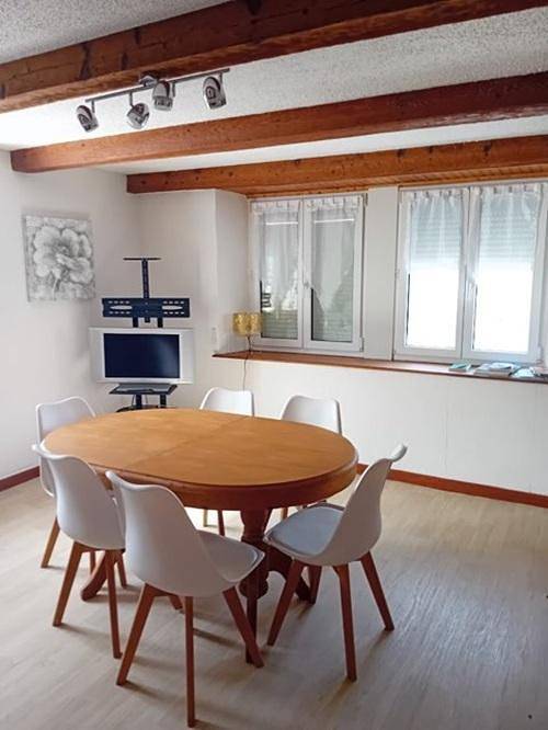 Gîte pour 4 personnes, avec Jardin dans Chamesol