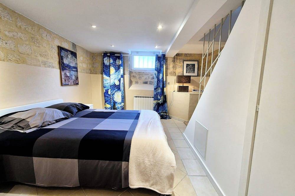 Chantilly gardens, 3-storey maisonette next to the station. in Gouvieux, Oise