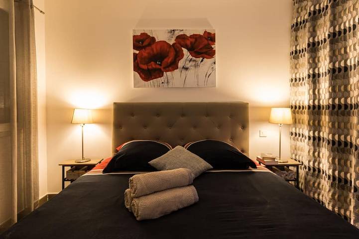 Location de vacances pour 8 personnes, avec jardin à Plaissan - 2