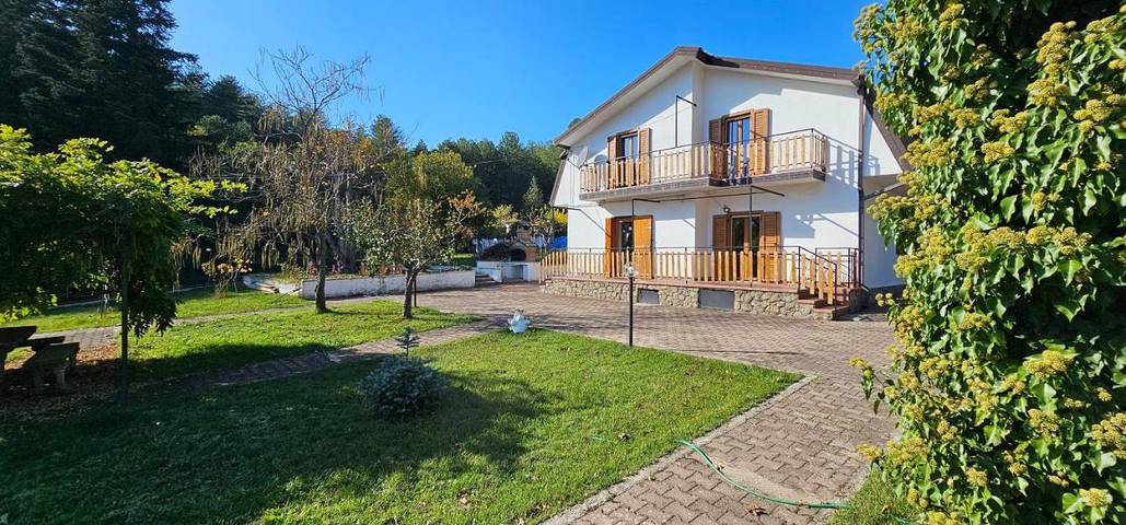 Location de vacances pour 11 personnes, avec jardin et vue à San Giovanni in Fiore - 2