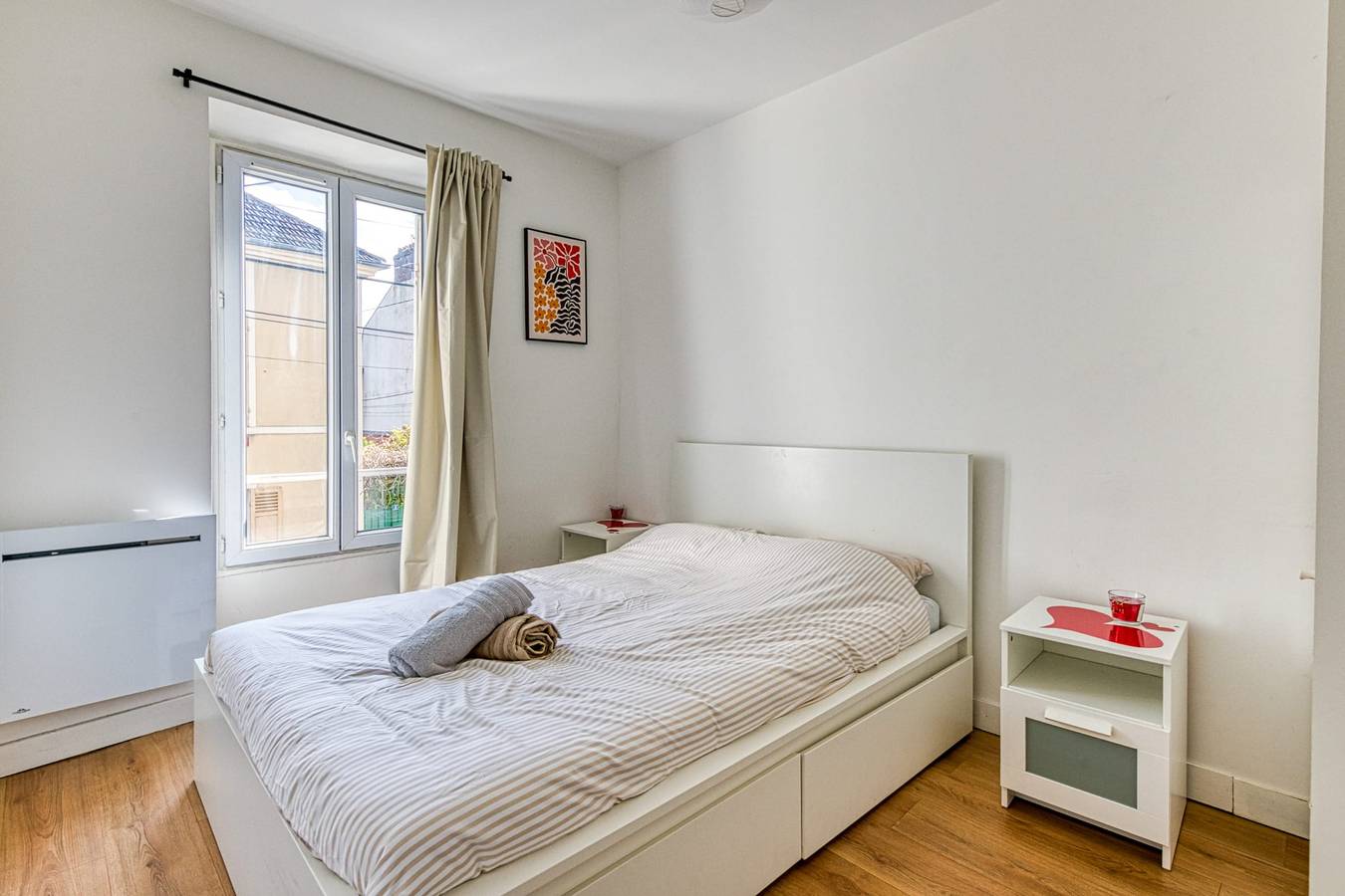 Appartement entier, L'Yvelis -  600m Gare - Parking - Wifi in Les Mureaux, Yvelines