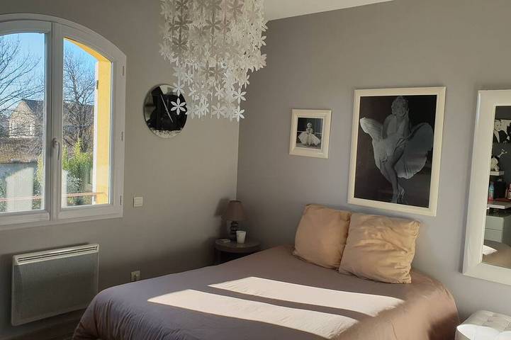 Location de vacances pour 6 personnes, avec terrasse et jardin à Eyguières - 3