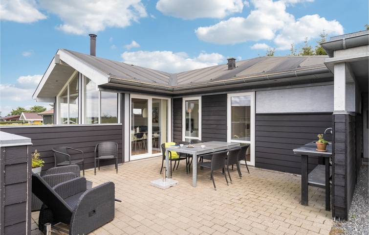 Ferienhaus für 6 Personen, mit Terrasse und Garten in Hvalpsund - 4