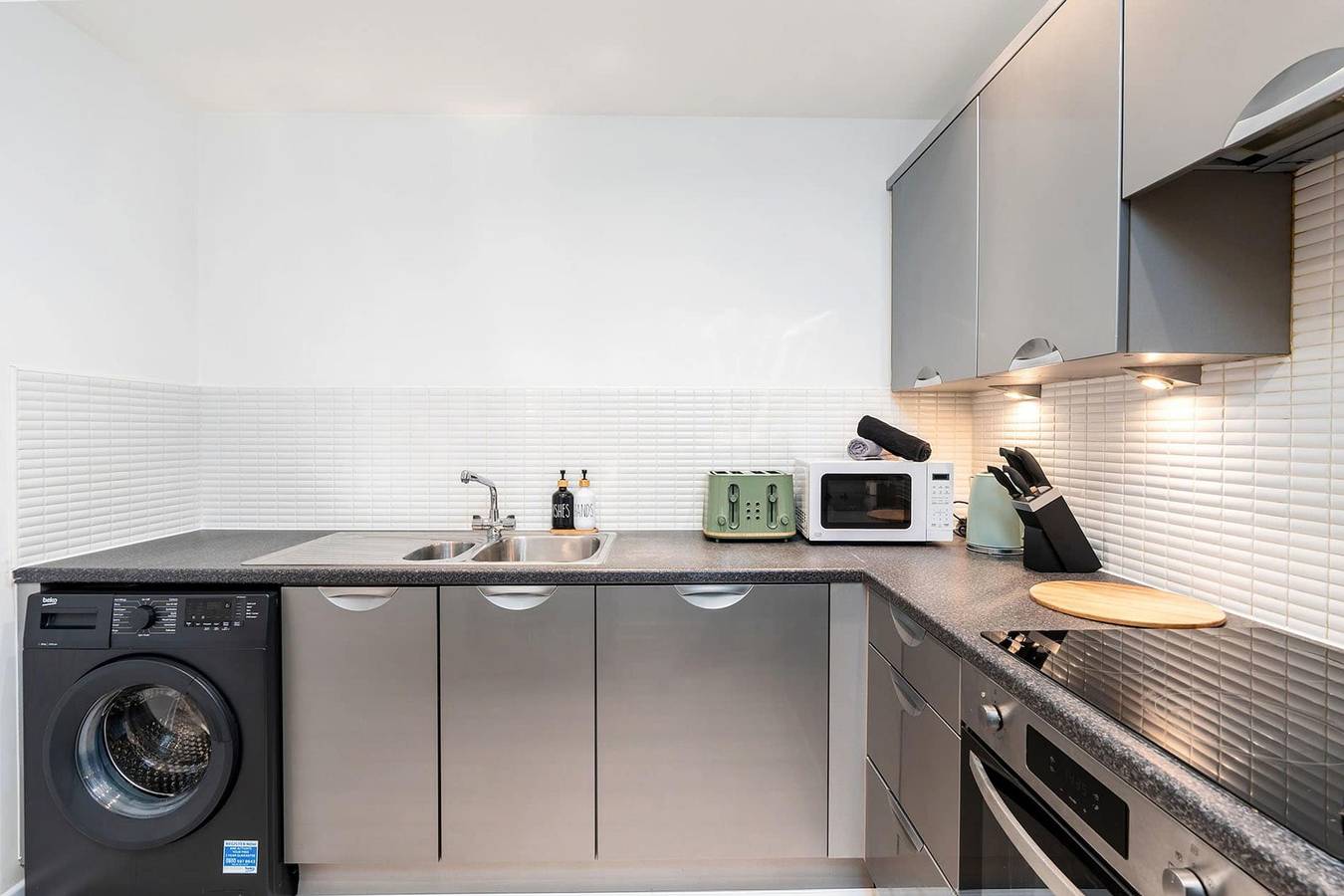 Entire apartment, Sleep 5   Gated Parking   20  Off   2Bed 2Bath in Sheffield, South Yorkshire