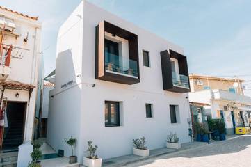 Gîte pour 3 personnes, avec terrasse et vue dans Σκάλα Ερεσού