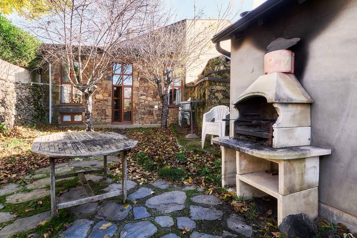 Finca 'La Casa De Anta' mit Bergblick, privatem Garten und Wi-Fi in Rosinos de la Requejada, Zamora Provinz