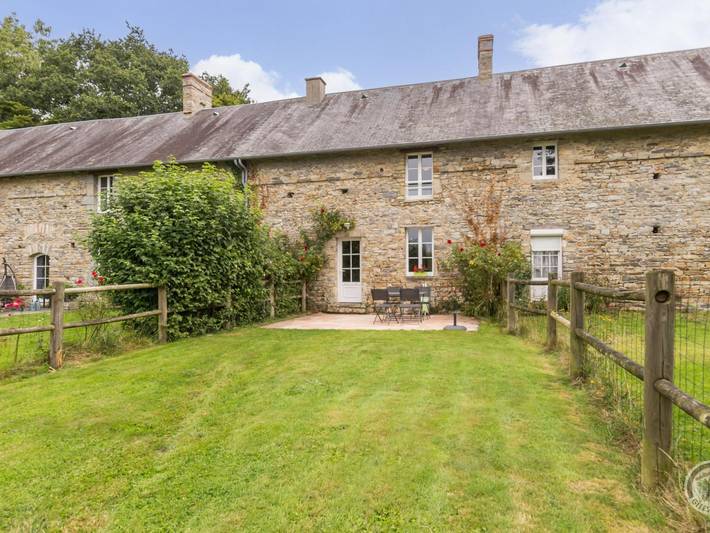 Gîte pour 3 personnes, avec jardin, animaux acceptés à Hauteville-la-Guichard