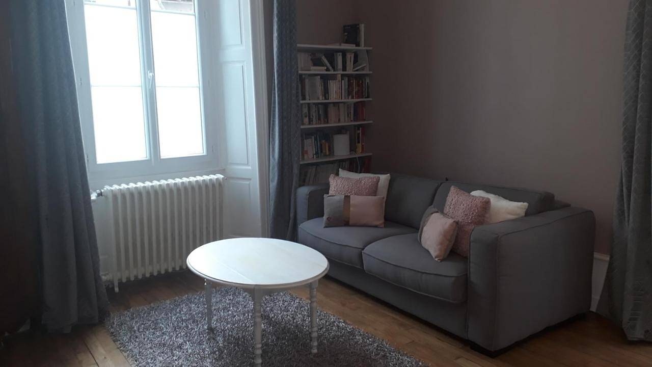 Double Room with Private Bathroom in Bar-sur-Aube, Aube