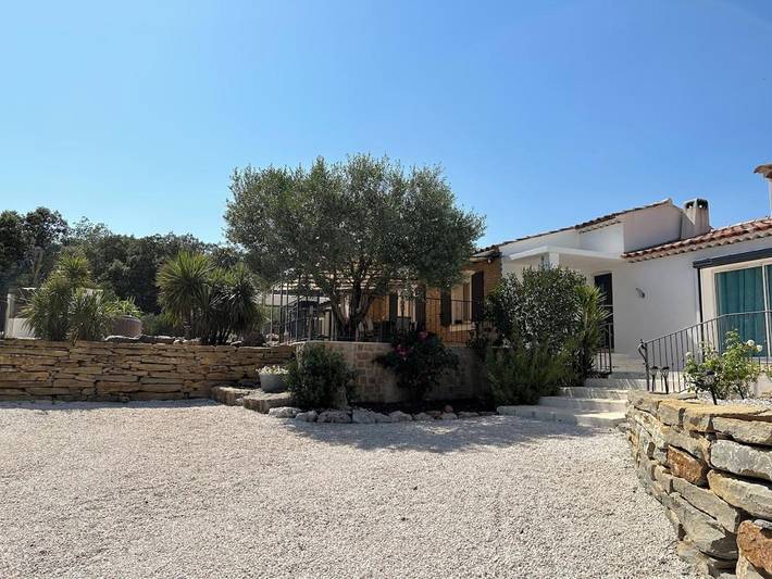 Location de vacances pour 6 personnes, avec jardin ainsi que jacuzzi et piscine à Néoules - 4