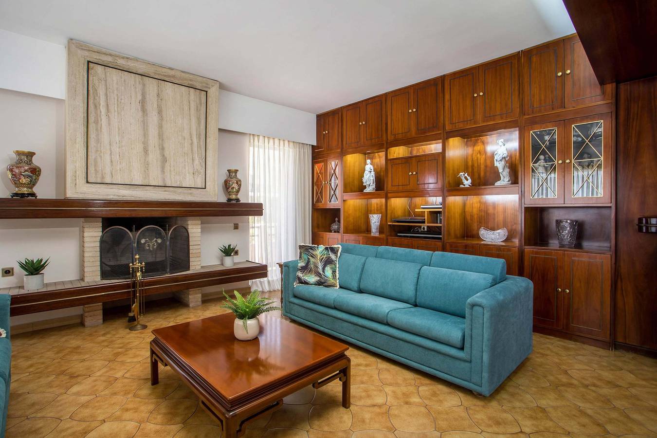 Geheel appartement, Elegant Spacious Apartment in Rhodes with Balcony in Rhodos Stad, Rhodos