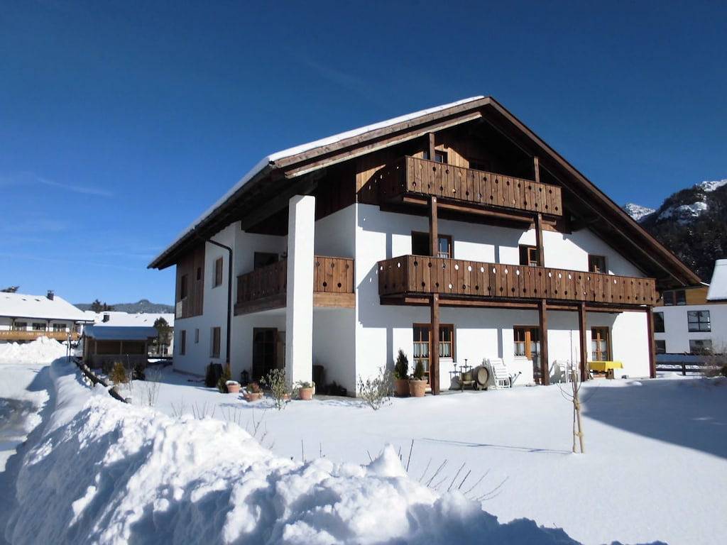 Ferienwohnung in Krün mit Schwimmbecken in Krün, Bayerische Alpen