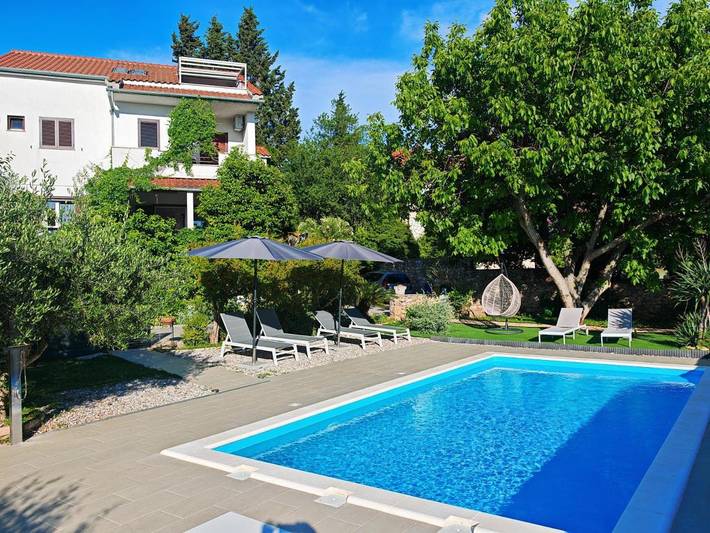 Gîte pour 4 personnes, avec piscine ainsi que vue et jardin à Stari Grad - 2