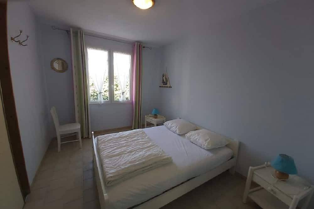 St. Gallen Denis, au calme, 3 bedrooms, with large garden, 50 mètres from the océan. in Saint-Denis-d'Oléron, Côte de Beauté
