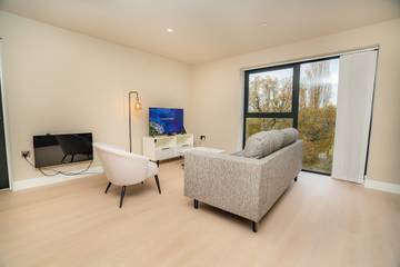 Apartment for 4 People in Birmingham, Birmingham Area, Photo 2