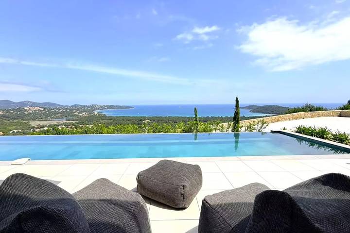 Villa pour 12 personnes, avec vue et jardin
