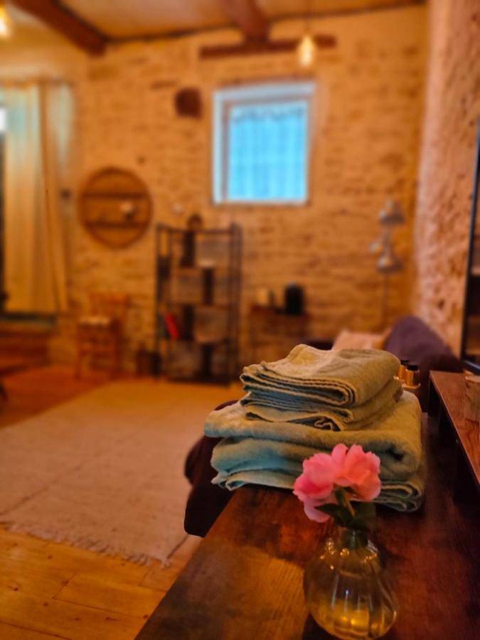 Chambre d’hôte pour 5 personnes, avec Terrasse dans Beaujolais - 3