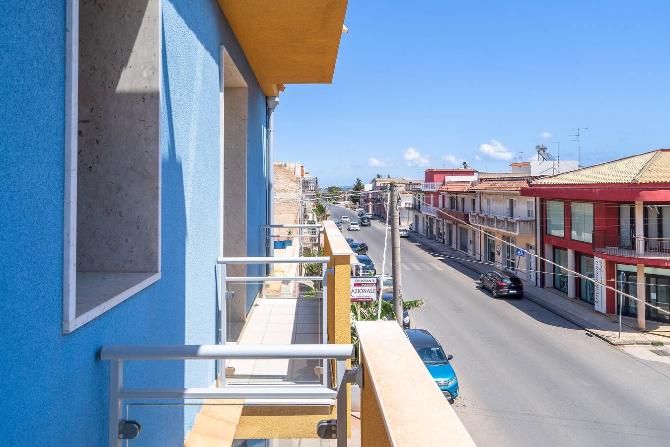 Entire apartment, Holiday Apartment "San Martino Riccardo" with Balcony & Wi-Fi in Cassibile, Syracuse Province