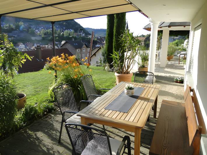 Ganze Wohnung, Ferienwohnung 'Toskana' mit Gemeinschaftsterrasse, Gemeinschaftsgarten und Wi-Fi in Weisenbach, Nordschwarzwald