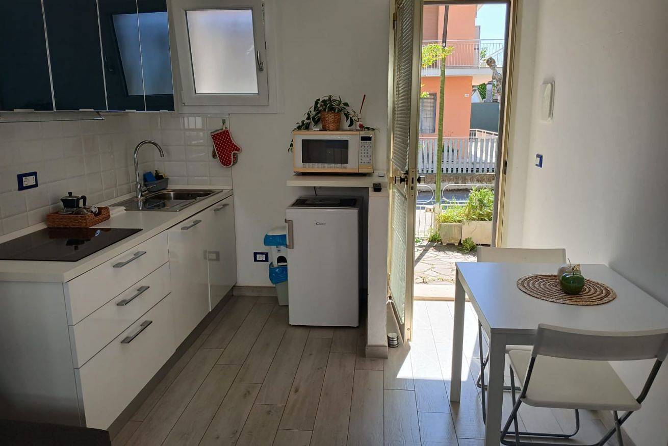 Apartamento entero, Cn009 - Cesenatico, new two-room apartment with garden and parking space in Provincia de Forlì-Cesena