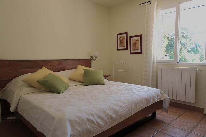 Location de vacances pour 6 personnes, avec jacuzzi ainsi que jardin et terrasse à Garrigues-Sainte-Eulalie - 2