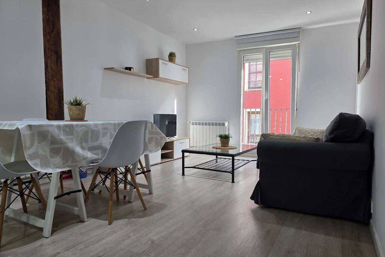 Appartement entier, Chic appartement tout équipé avec Wi-Fi in Santander, Côte Cantabrienne