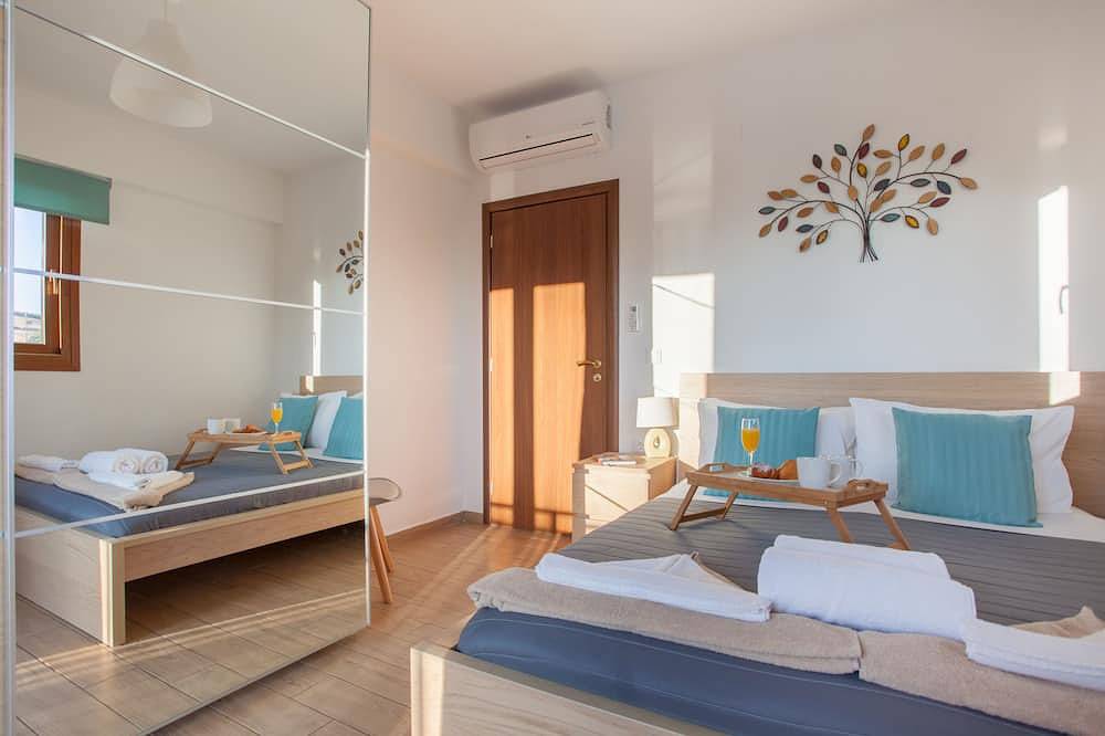 Kladissos Family Seaside Villa with heated pool, hydromassage and barbecue! in Agia Pelagia, Achlada