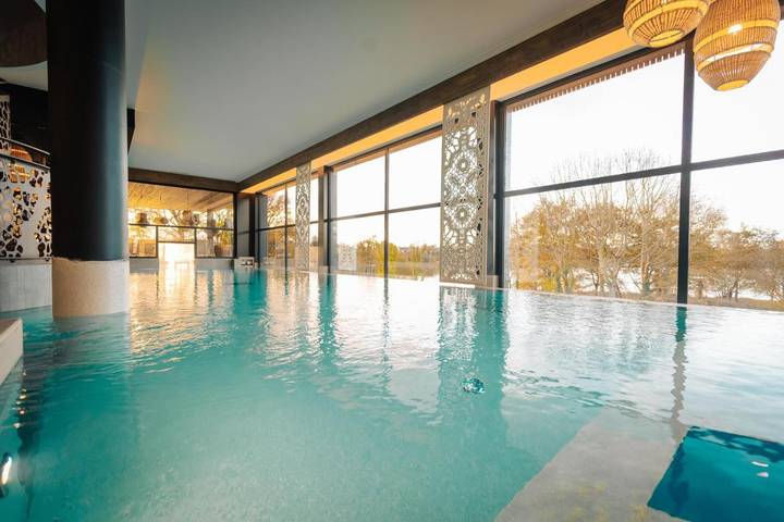 Hôtel pour 2 personnes, avec piscine et jacuzzi ainsi que jardin et sauna, animaux acceptés dans Lac au Duc - 4