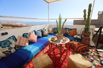 Maison d’hôte pour 2 personnes, avec vue et terrasse à Taghazout (village)