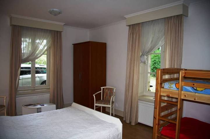 Familienhaus mit exklusivem Pool im Park des Schlosses in Vallenay, Saint-Amand-Montrond