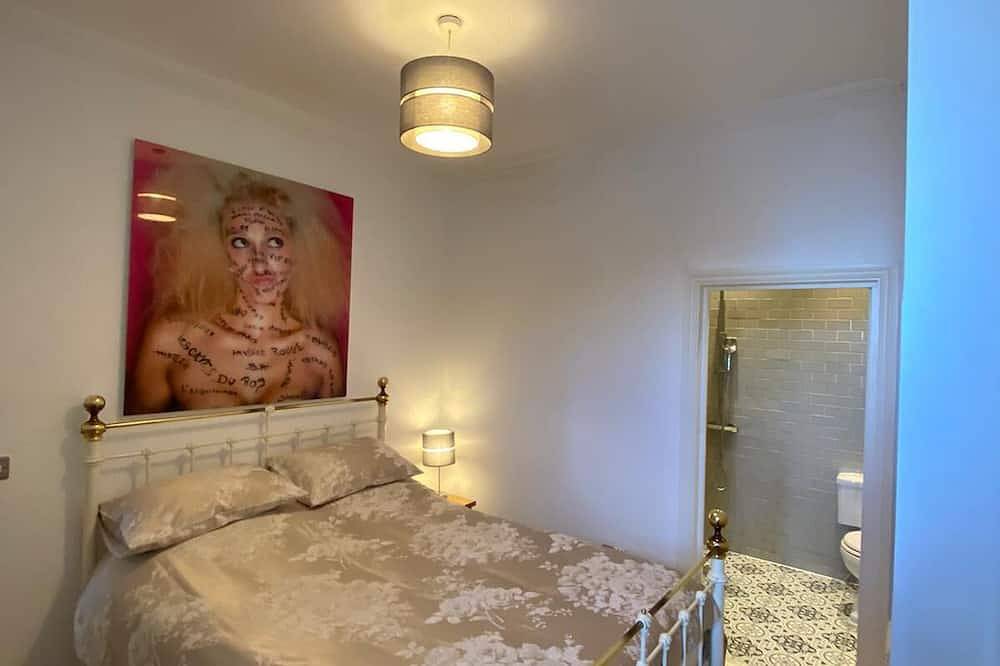 Entire apartment, Broadstairs Apartment With Sea Views in Botany Bay, Kent