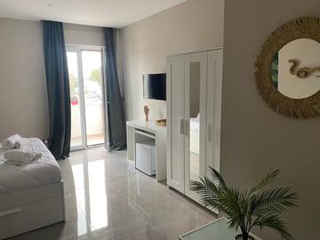 Cottage pour 2 personnes, avec balcon ainsi que jardin et vue, animaux acceptés à Barletta