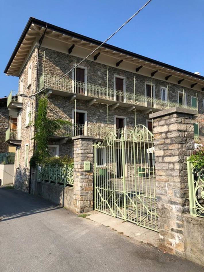 Location de vacances pour 2 personnes, avec jardin et vue à Brovello-Carpugnino - 3