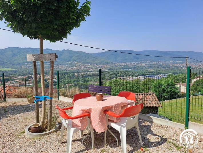 Gîte pour 2 personnes, avec Terrasse et Jardin à Pont-de-Larn