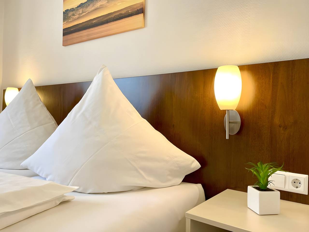 Ganze Wohnung, Ferienwohnung 'Bodensee' mit Gemeinschaftsgarten, Balkon und Wi-Fi in Friedrichshafen, Region Bodensee-Oberschwaben