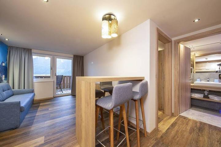 Appart’hôtel pour 4 personnes, avec terrasse ainsi que jardin et sauna