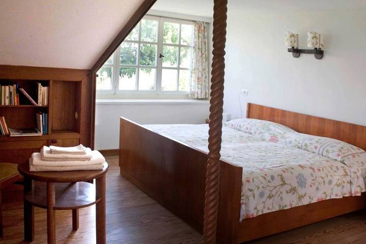 Agriturismo per 2 persone, con terrazza e vista lago nonché giardino, con animali domestici a San Felice del Benaco