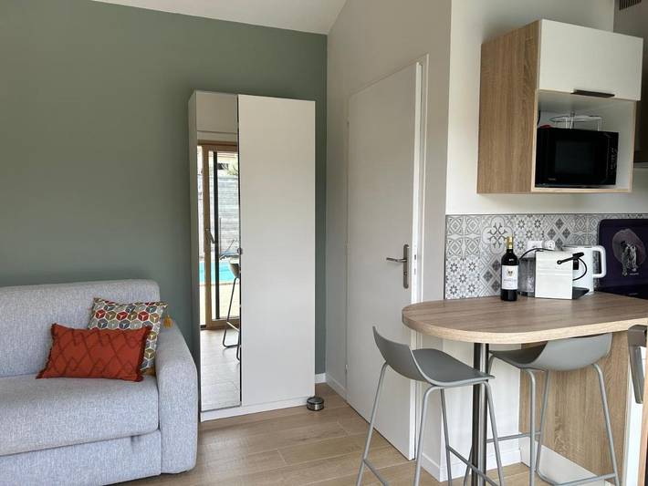 Gîte pour 2 personnes, avec piscine ainsi que jardin et vue à Pessac - 2