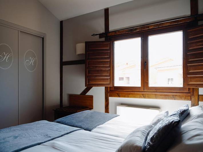 Hotel para 2 personas, con vistas además de piscina y jardín en La Vera - 3