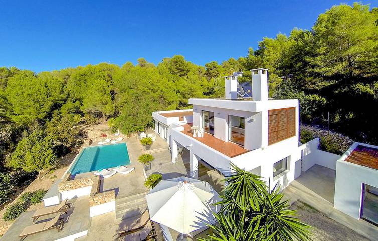 Gîte pour 8 personnes, avec terrasse et jardin à Cala Tarida - 2