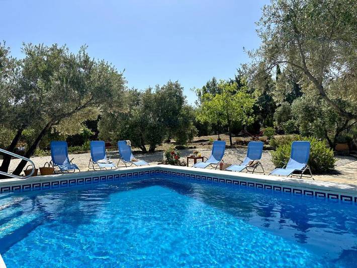 Casa rural para 10 personas, con piscina además de vistas y jardín, Se admiten mascotas en Villanueva de Tapia