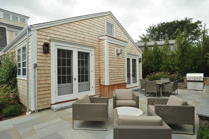 Vacation rental for 12 people, with yard in Nantucket Island