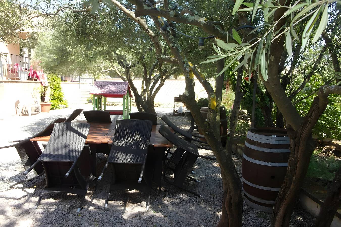 Apartamento entero, Apartamento 'Terraza Piscina' con Wi-Fi in Vallabrix, Region de Nimes
