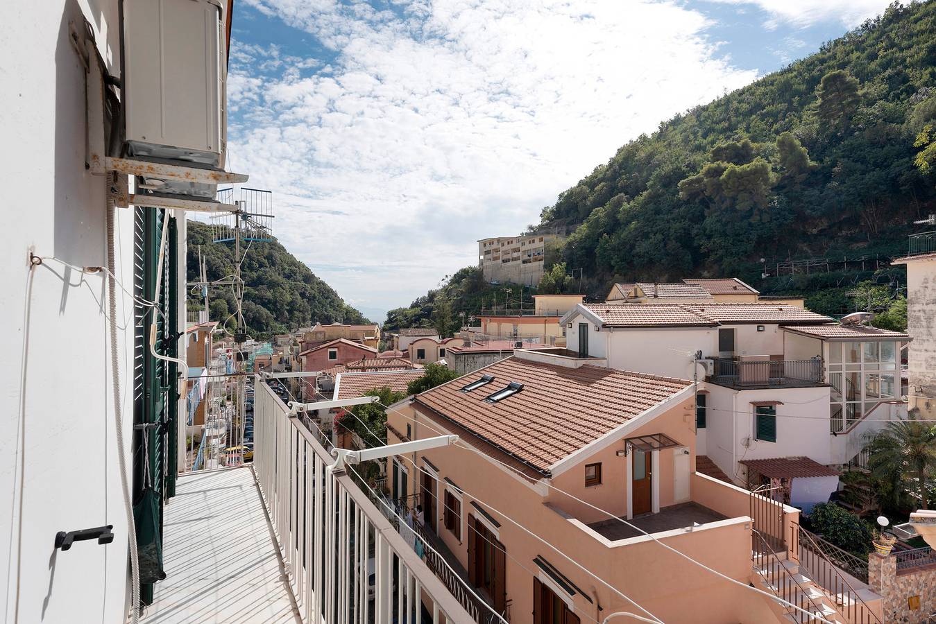 Apartamento entero, Apartamento 'Ce Tour - La Casa del Limone di Nonni' con Vista a la Montaña, Wi-Fi y Aire Acondicionado in Cetara, Costa Amalfitana