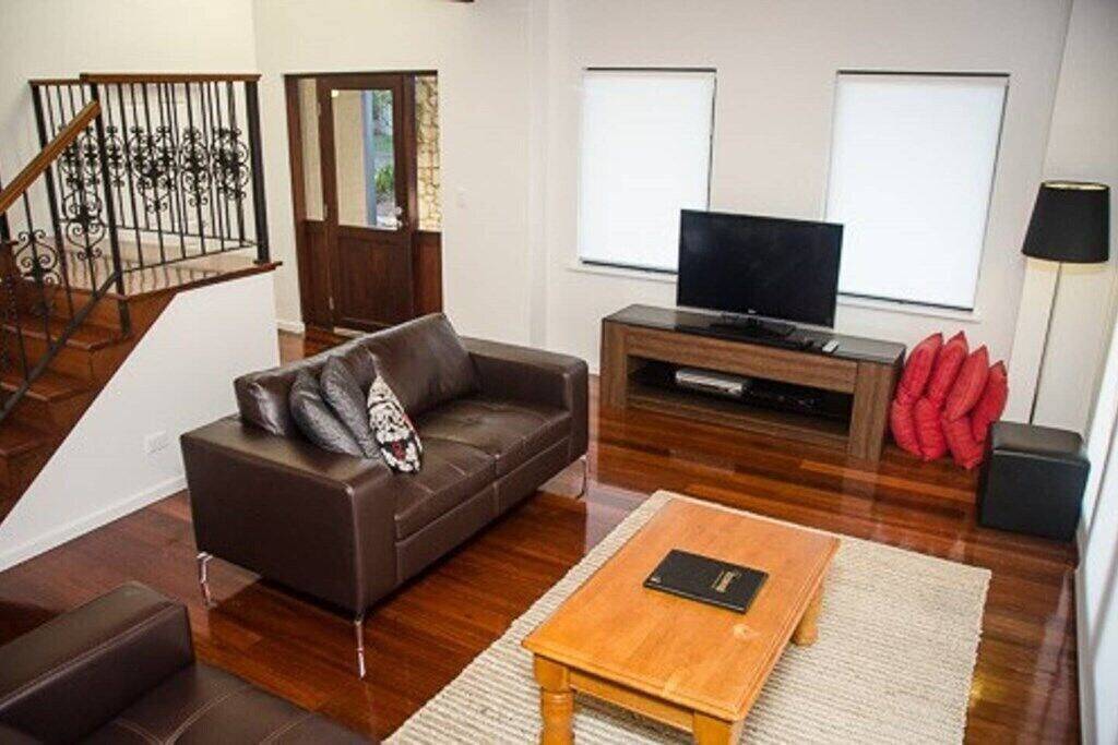 Holiday Home for 12 People in Dunsborough, Western Australia